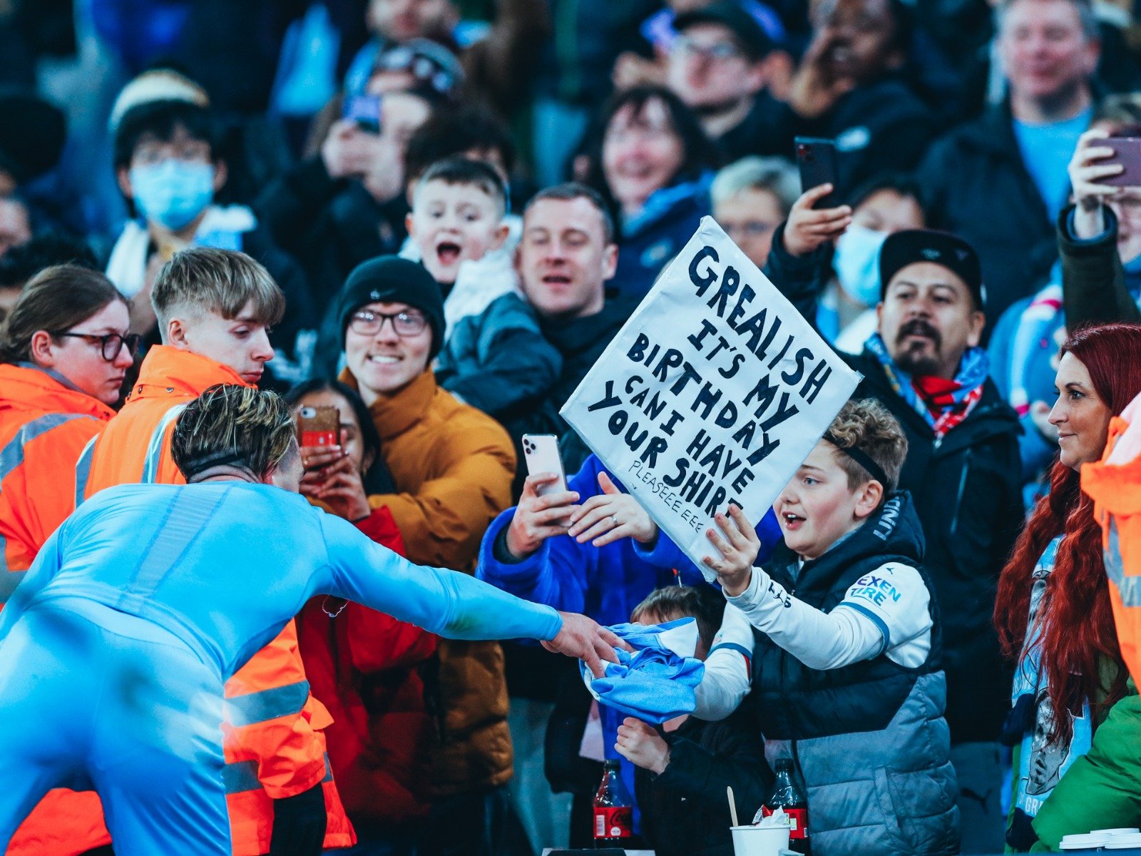 何斥巨资引 何斥巨资引